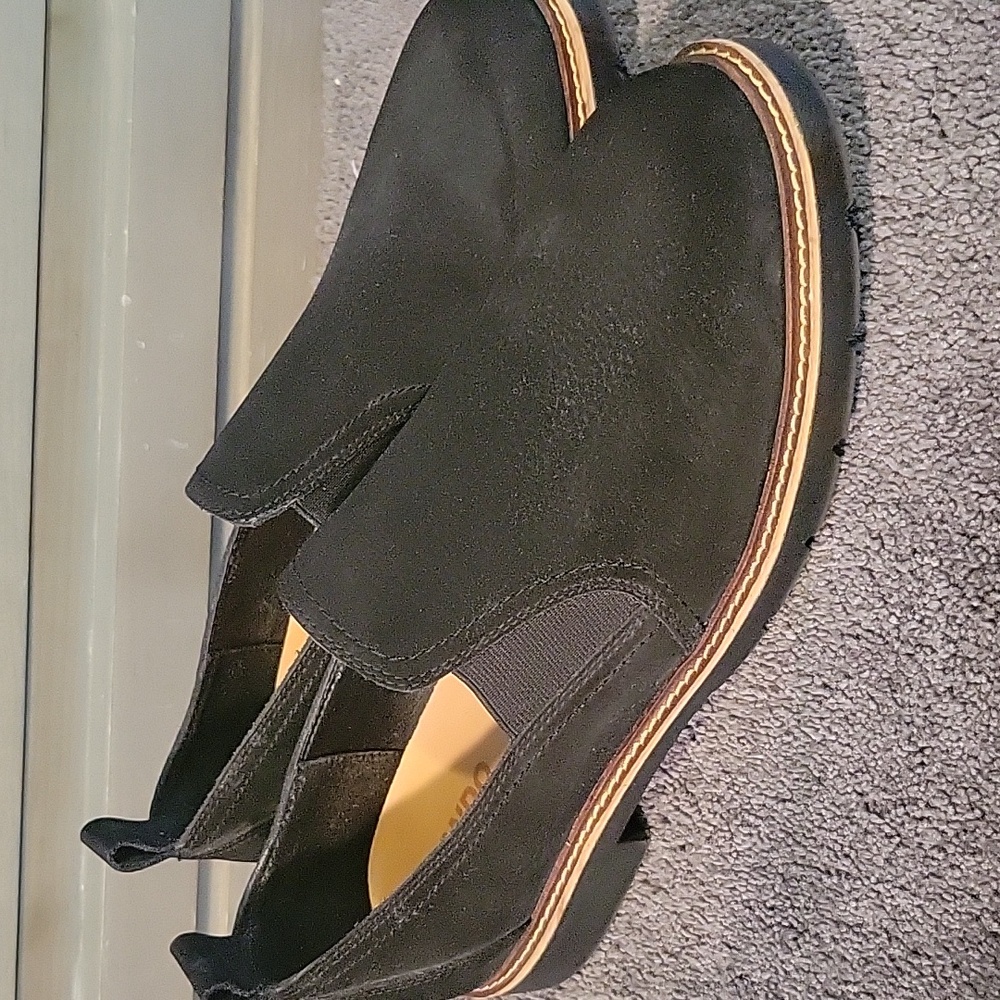 Women's Black Slip-On Shoes